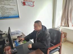 《榜樣在身邊》系列報道——莫正平、梁元 恒心堅守鑄典范，砥礪前行綻光芒